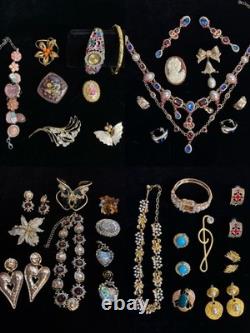 Vintage Jewelry Lot 39pc Rhinestone Cameo Brooch Enamel Watch Chunky Heart Gold