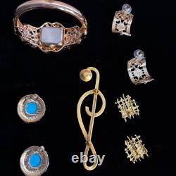 Vintage Jewelry Lot 39pc Rhinestone Cameo Brooch Enamel Watch Chunky Heart Gold