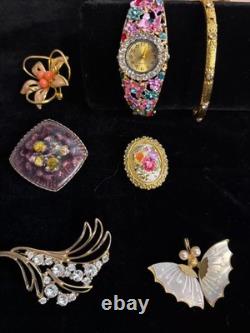 Vintage Jewelry Lot 39pc Rhinestone Cameo Brooch Enamel Watch Chunky Heart Gold