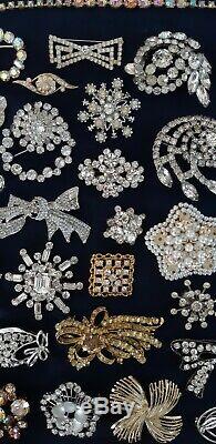 Vintage Jewelry Lot Many Rhinestones Pieces Brooches And Necklaces All Wearable