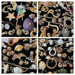 Vintage LOT 201 pc Brooches Pins Jewelry LOT VINTAGE MID CENTURY 73 signed