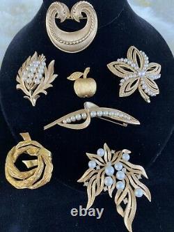 Vintage Lot Of 7 Brooches Signed CROWN TRIFARI Gold Tone And Pearl HTF LOrient