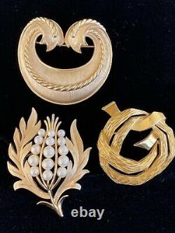 Vintage Lot Of 7 Brooches Signed CROWN TRIFARI Gold Tone And Pearl HTF LOrient
