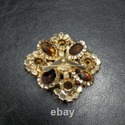 Vintage SCHREINER Unsigned Topaz Rhinestone Pin Brooch Gold Tone. 10015 Vintage SCHREINER Unsigned Topaz Rhinestone Pin Brooch Gold Tone. 10015
