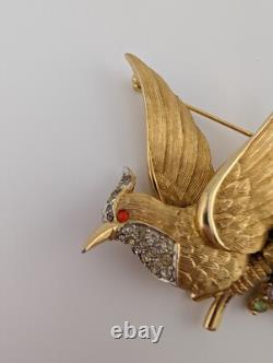 Vintage Signed Boucher 7471 Gold Tone Pastel Rhinestone Bird Of Paradise Brooch