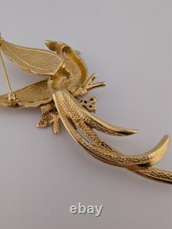 Vintage Signed Boucher 7471 Gold Tone Pastel Rhinestone Bird Of Paradise Brooch
