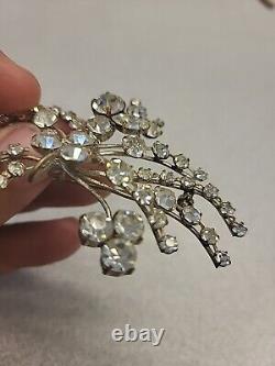 Vintage Stunning Clear Austrian Crystal Rhinestone Swirl Spray Petite Brooch Pin