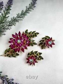 Vintage Trifari Cluster Flower Pink Green Rhinestone Brooch Pin Earrings Set