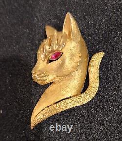 Vintage Trifari Lioness/Cat Brooch Pin