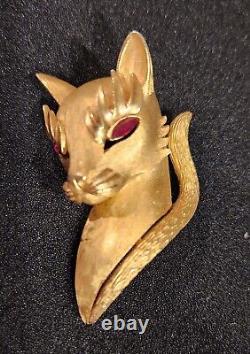 Vintage Trifari Lioness/Cat Brooch Pin