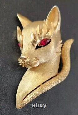 Vintage Trifari Lioness/Cat Brooch Pin