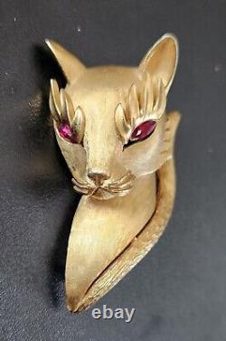 Vintage Trifari Lioness/Cat Brooch Pin