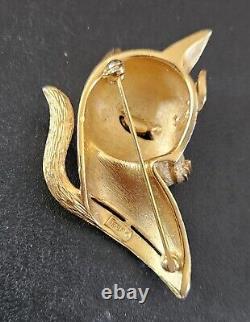 Vintage Trifari Lioness/Cat Brooch Pin