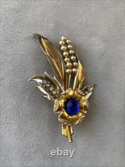 Vintage floral brooch with blue rhinestone and faux pearls 3.75