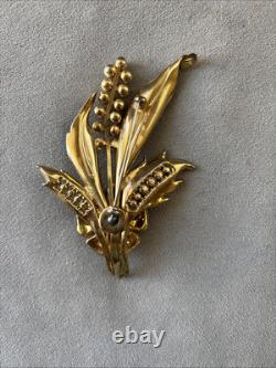 Vintage floral brooch with blue rhinestone and faux pearls 3.75