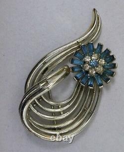 Vintage signed Coro Craft gold tone brooch light blue & clear rhinestons flower