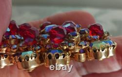 Vintage signed Weiss AB brooch en tremblant 10 moving crystals