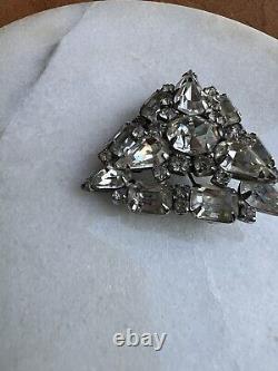 Vintages Mid-Century Marked WEISS Rhinestone Broach/Pin, Clear