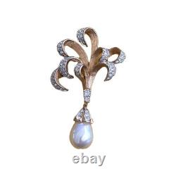 Vtg Jomaz Pearls Diamond Paste White Rhinestone Gold Tone Leaf Brooch Pin Signed