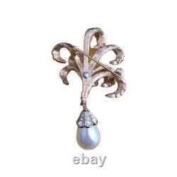 Vtg Jomaz Pearls Diamond Paste White Rhinestone Gold Tone Leaf Brooch Pin Signed