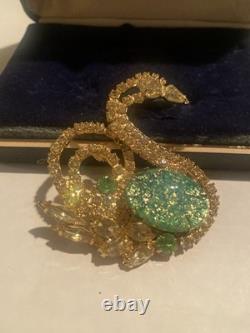 Vtg Juliana D&E Citrine Green Speckled Glass Rhinestone Swan Figural Brooch
