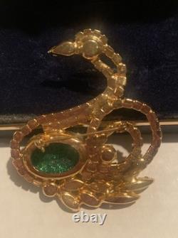 Vtg Juliana D&E Citrine Green Speckled Glass Rhinestone Swan Figural Brooch