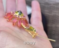 Vtg Unsigned Flower Brooch Rhinestone Gold Tone Stem