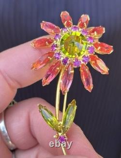 Vtg Unsigned Flower Brooch Rhinestone Gold Tone Stem