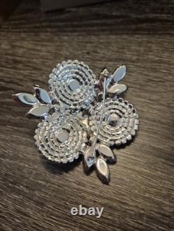 Weiss Clear Crystal Rhinestone Flower Vintage Pin Brooch Signed