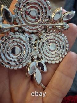 Weiss Clear Crystal Rhinestone Flower Vintage Pin Brooch Signed